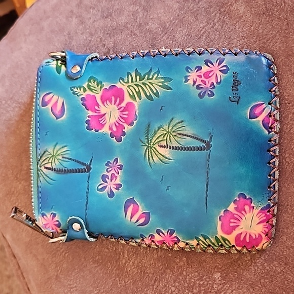 3/$30 Tropical Palm Tree Hibiscus Las Vegas Leather Crossbody Passport Mini Bag - Picture 3 of 6